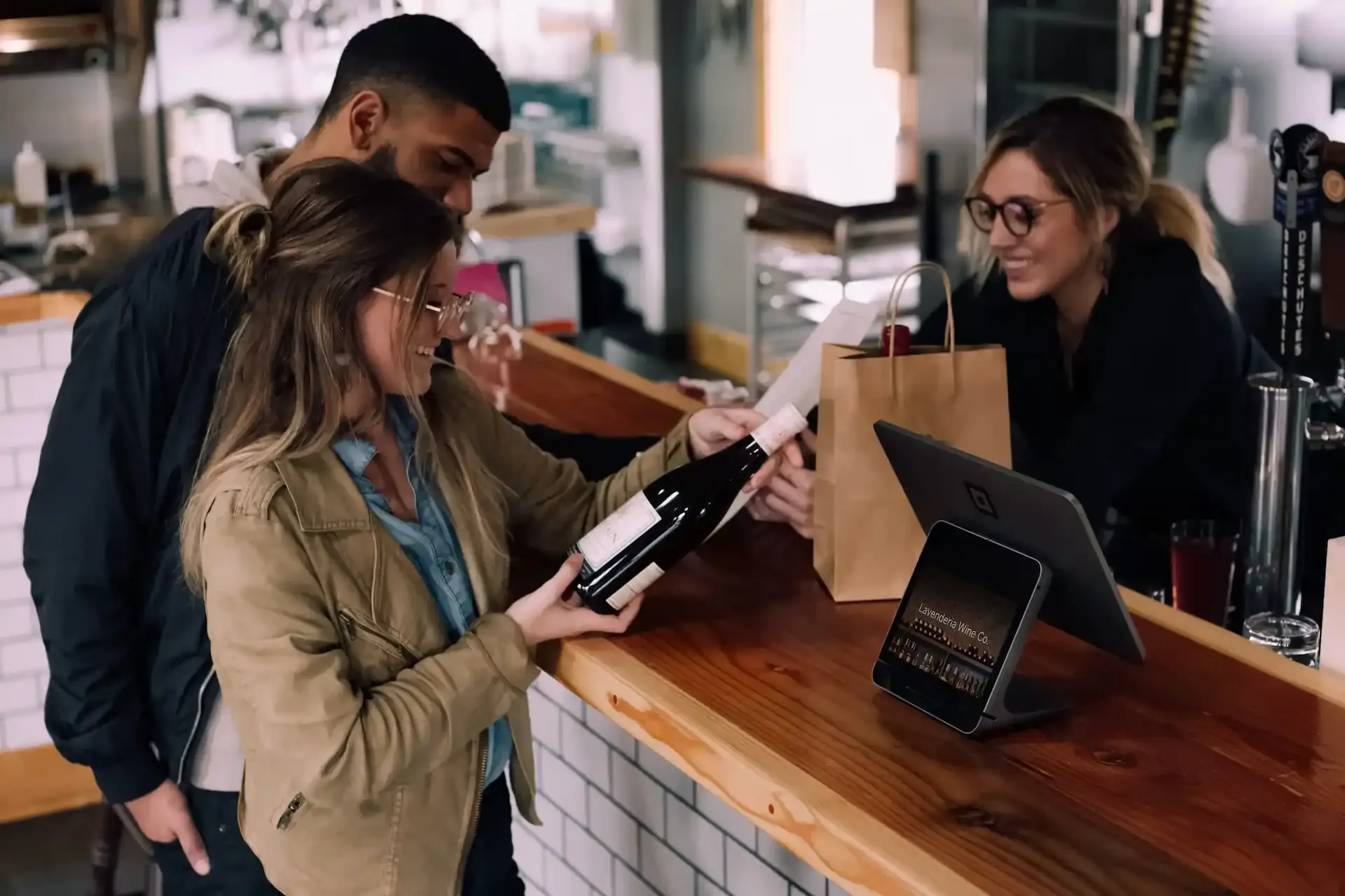 6 estrategias para vender más en un local comercial